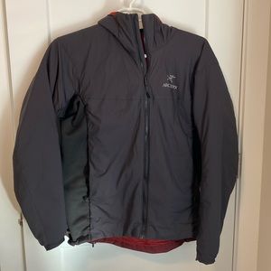 Arc’teryx: Men’s Atom jacket (black)